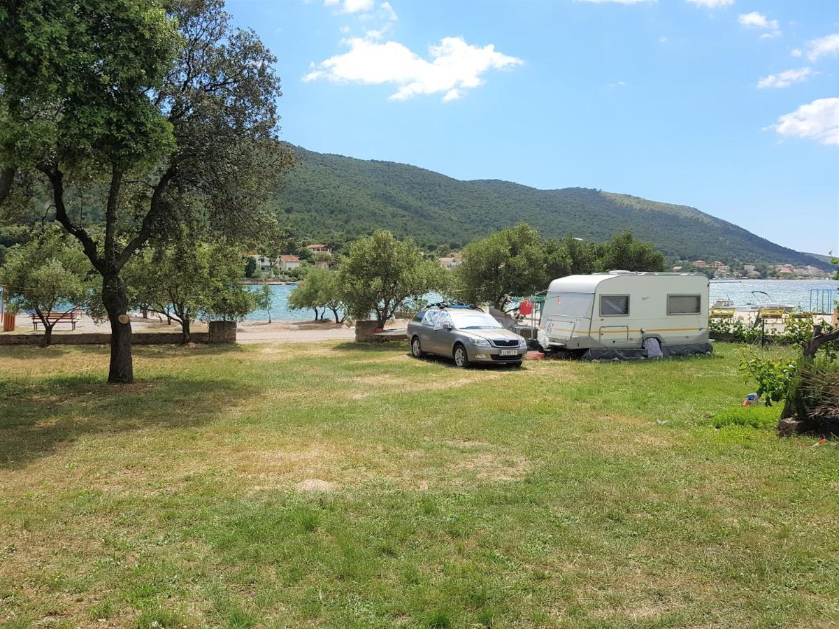 Auto Camp On The Beach - Grebastica Exterior photo